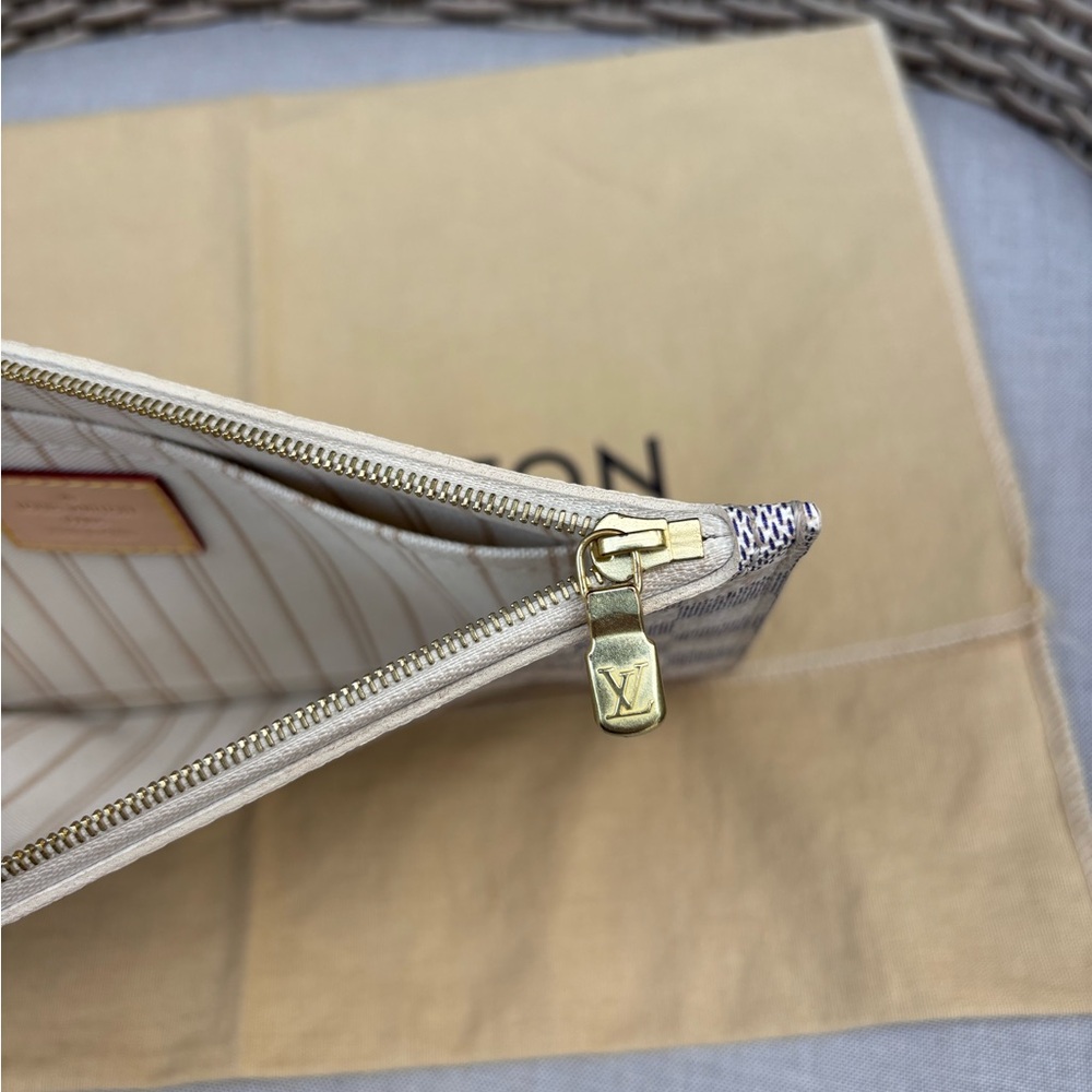 Authentic Louis Vuitton Neverfull GM Pochette damier azur beige lining - Picture 5 of 11